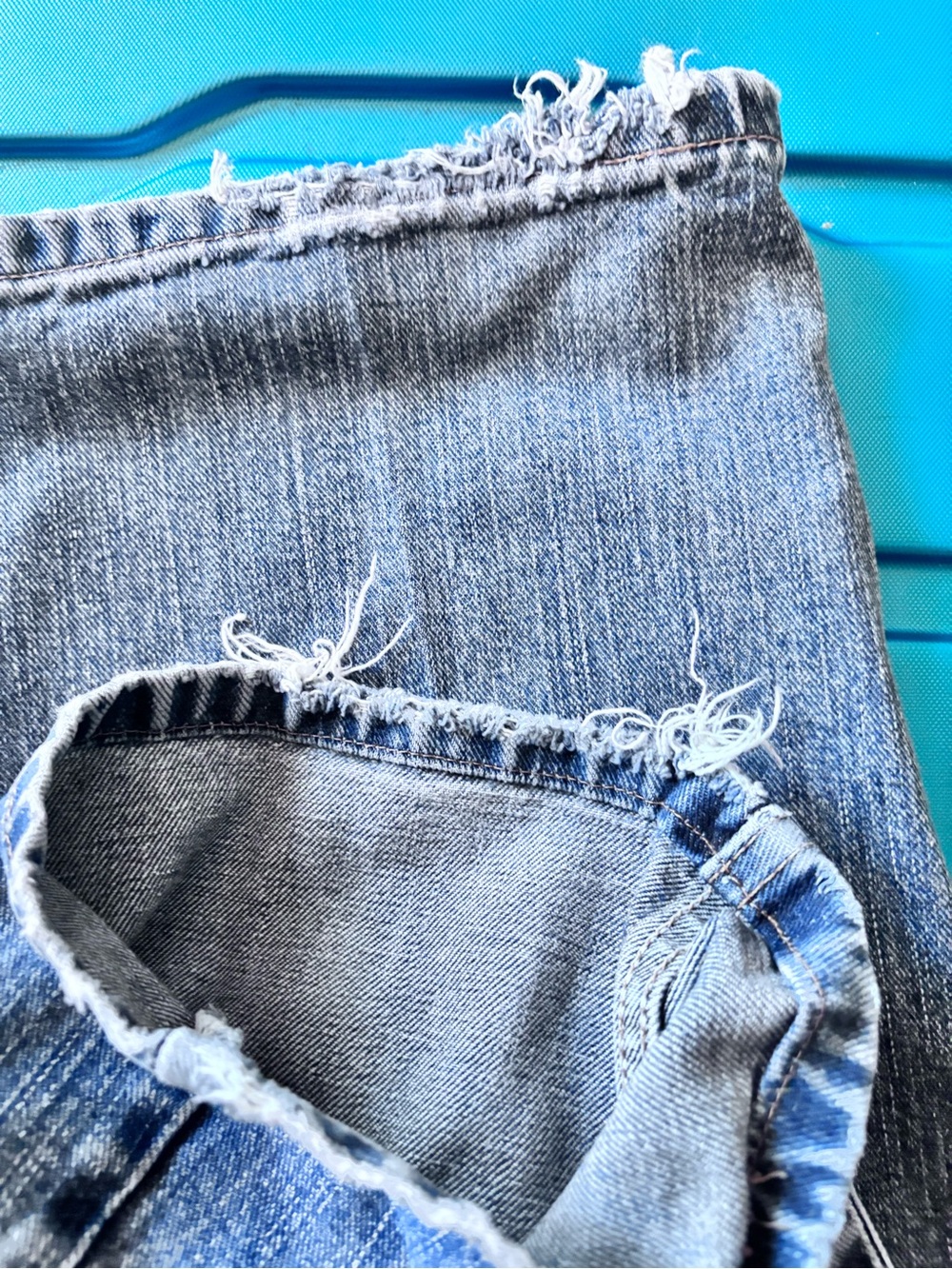 Lee Men's Light Blue Jeans with Faded Finish - Picture 4 of 6
